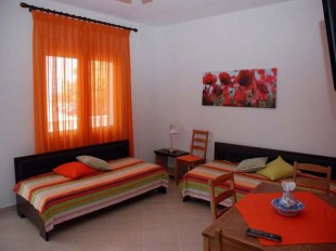 Ενοικιαζόμενα δωμάτια διαμερίσματα Σωτηρίτσα GOLDEN ROSE