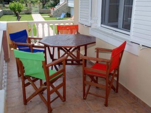 Ενοικιαζόμενα δωμάτια διαμερίσματα Σωτηρίτσα GOLDEN ROSE