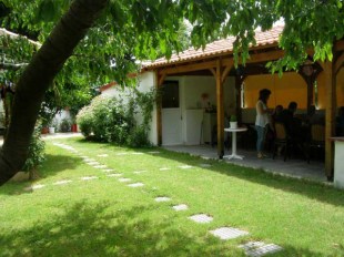 ΕΝΟΙΚΙΑΖΟΜΕΝΑ ΔΩΜΑΤΙΑ ΣΤΗ ΒΕΛΙΚΑ ΚΕΛΕΠΟΥΡΗ ΕΛΛΗ