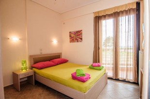 ΚΟΜΜΑΤΗ ΠΑΡΑΣΚΕΥΗ ΣΩΤΗΡΙΤΣΑ ENOIKIAZOMENA ΔΩΜΑΤΙΑ & ΔΙΑΜΕΡΙΣΜΑΤΑ